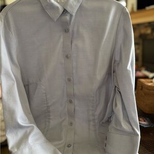 Women’s Coldwater Creek Light Gray Dress Shirt. No iron. M. 10-12. 3/4 sleeve.